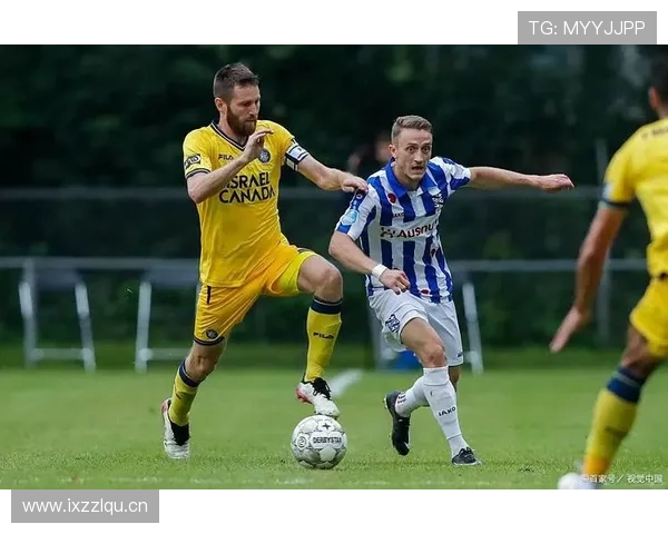 拜仁防线站位混乱、回防脱节，表面稳固实则隐患已经体现