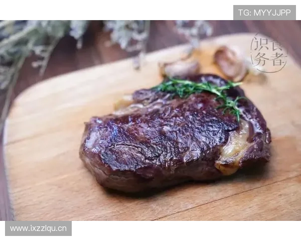 哈兰德冰箱里塞满牛排，训练完直接生啃