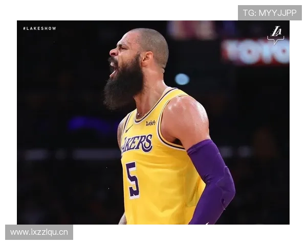 泰森·钱德勒无球掩护制造错位，内线防守效率领跑联盟